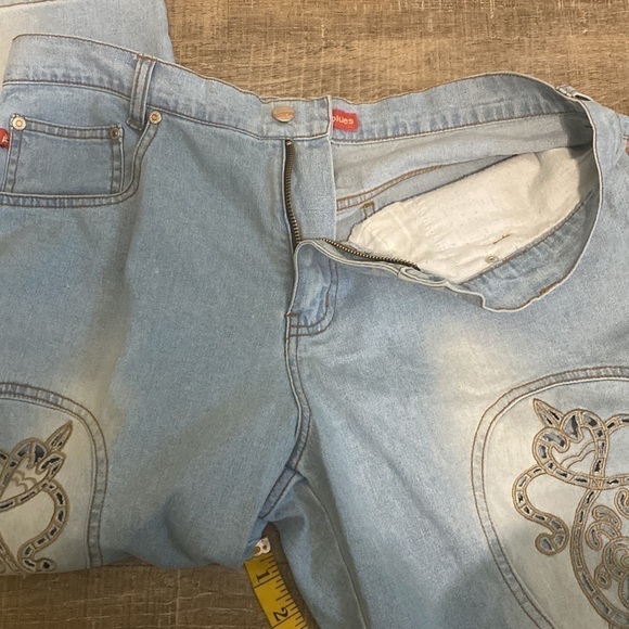 Americana Blues Boutique Womens Cut out embroidered capris | Size 12 | NWOT - Picture 11 of 12